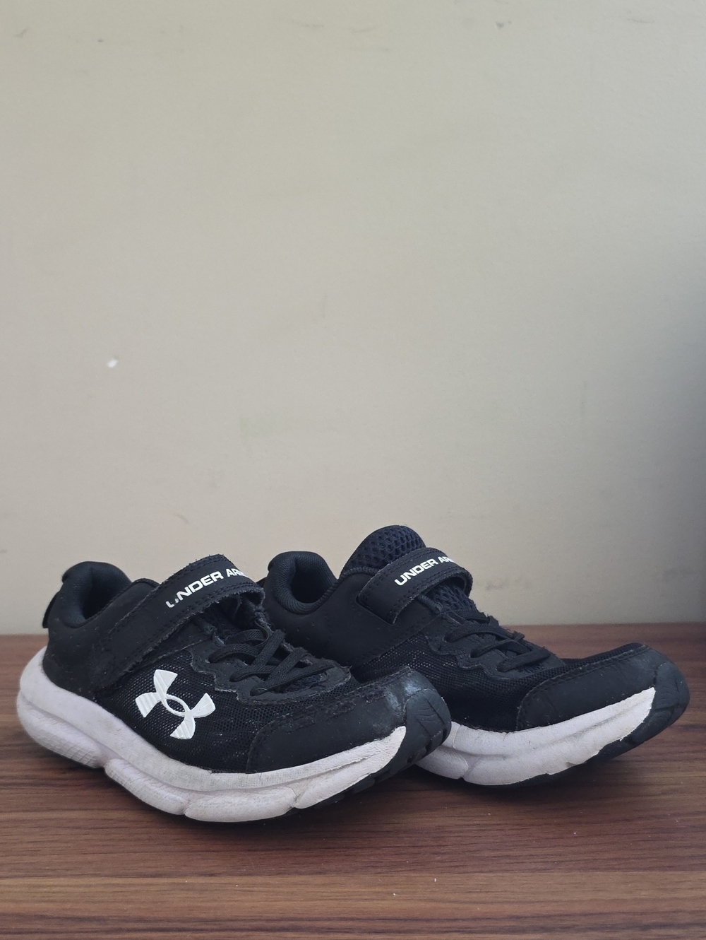 Under Armour Kids Black and White Hook-and-Loop Sneakers